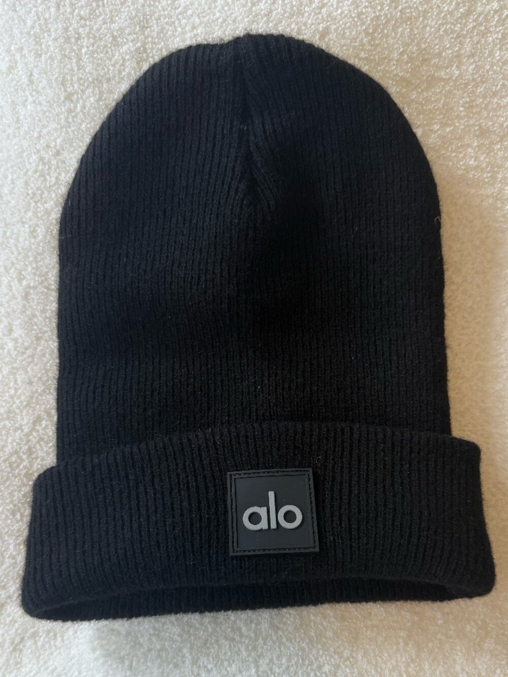 Alo Yoga Everyday Women's Black Ribbed Knit Logo Cuffed Beanie Hat Size OS